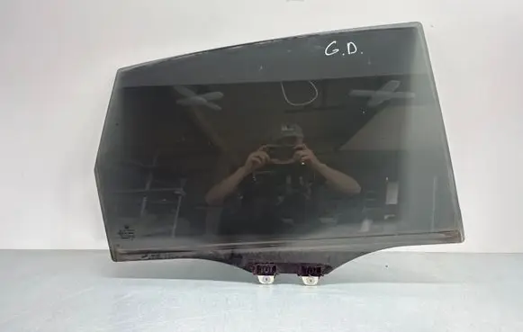 Honda CR-V Rear door window glass 43R002092