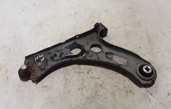 Peugeot 208 Front lower control arm/wishbone 9831683580