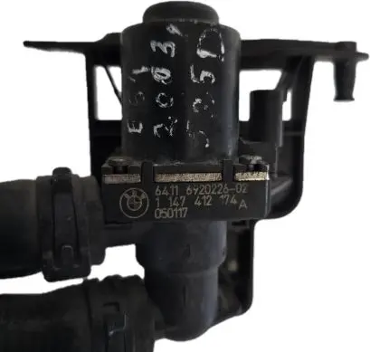 BMW 5 E60 E61 Coolant heater control valve 6411692022602 692022602