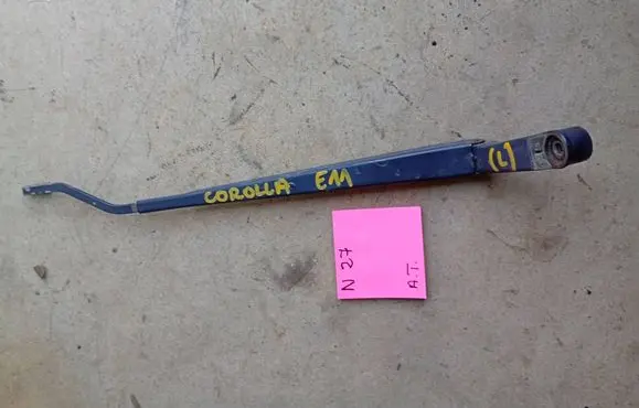Toyota Corolla E110 Front wiper blade arm