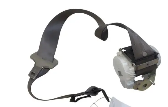 Middle seatbelt (rear)