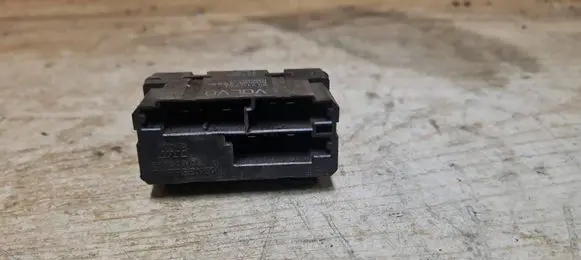 Volvo XC90 Seat heating relay 30710791