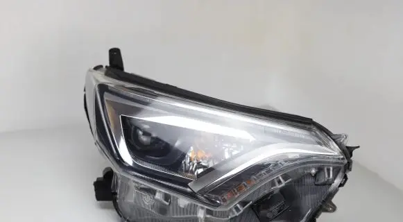 Toyota RAV 4 (XA40) Headlight/headlamp