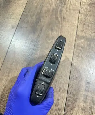 Mercedes-Benz E C207 W207 Seat control switch A0008008078