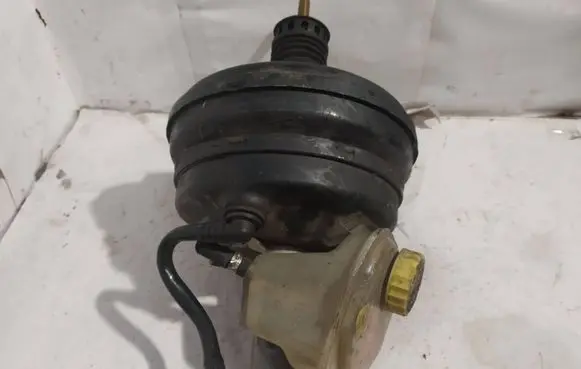 Audi A4 S4 B5 8D Brake booster 4B3612105A