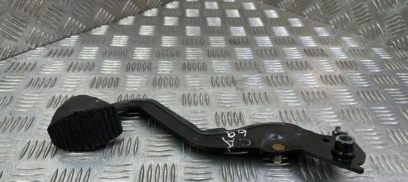 Peugeot 2008 I Clutch pedal 296929315