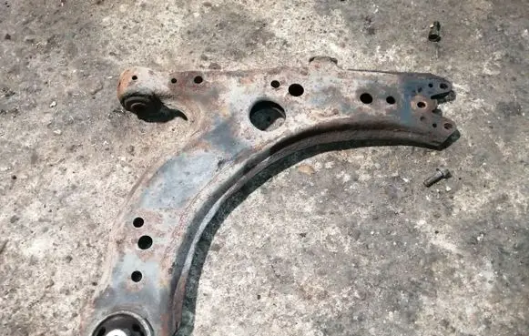 Volkswagen Golf IV Front lower control arm/wishbone
