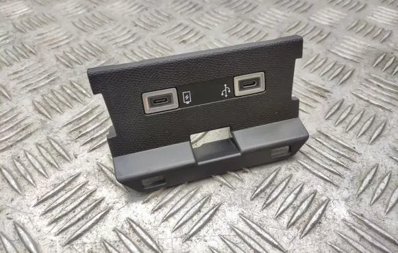 Peugeot 308 USB socket connector 98313506VV80 9848394880
