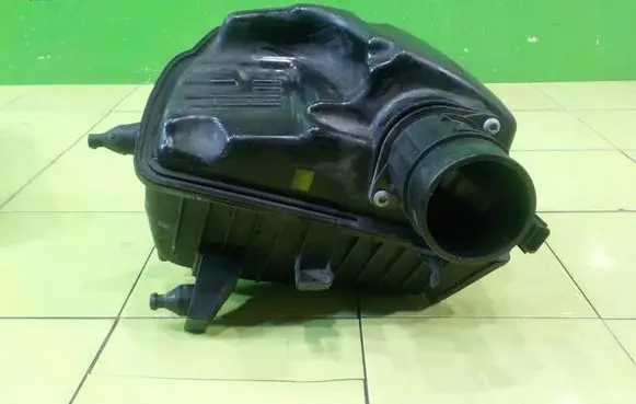Nissan Qashqai+2 Air filter box WP175