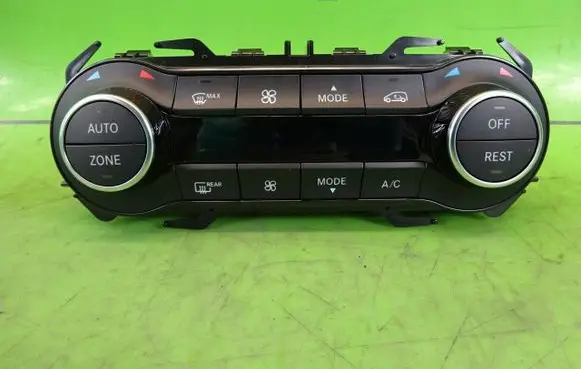 Infiniti QX30 Climate control/heater control trim A0919011101