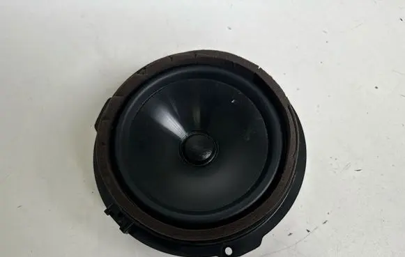 Ford Mustang VI Front door speaker GR3T18808VB