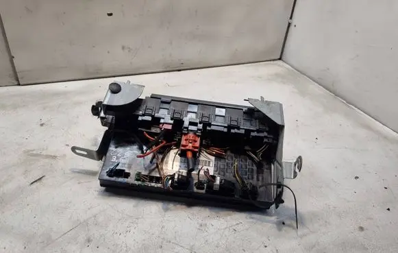 Mercedes-Benz CLS C219 Fuse module 2115459301 5DK00804729