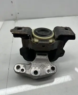 Engine mount bracket