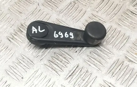 BMW 3 E46 Rear door window winding handle 513281225032