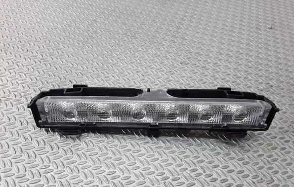 Volkswagen Jetta VI Third/center stoplight 6R0945087A
