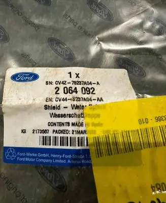 Ford Kuga II Trunk/boot side trim panel 2064092