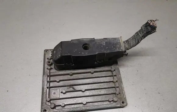 Mazda 2 Engine control unit/module 6S6112A650HD