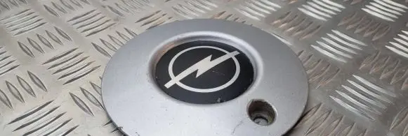 Opel Omega B1 Original wheel cap 90445782
