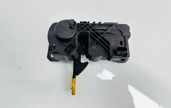 Mercedes-Benz A W176 Engine bonnet/hood lock/catch A2468700558 16275