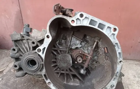 Hyundai Matrix Manual 5 speed gearbox J61873