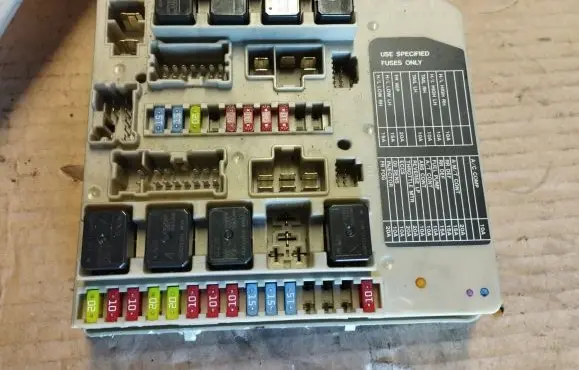 Nissan Note (E11) Fuse module 284B7AX62A