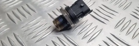 Opel Vectra C Fuel pressure sensor 
