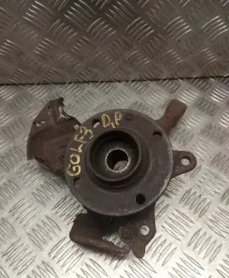 Volkswagen Golf III Front wheel hub