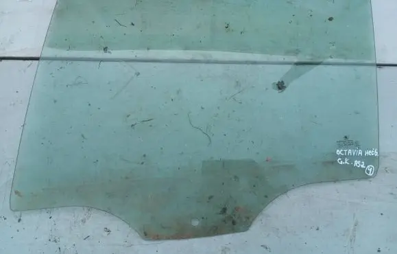 Skoda Octavia Mk2 (1Z) Rear side window 43R00048 AS2