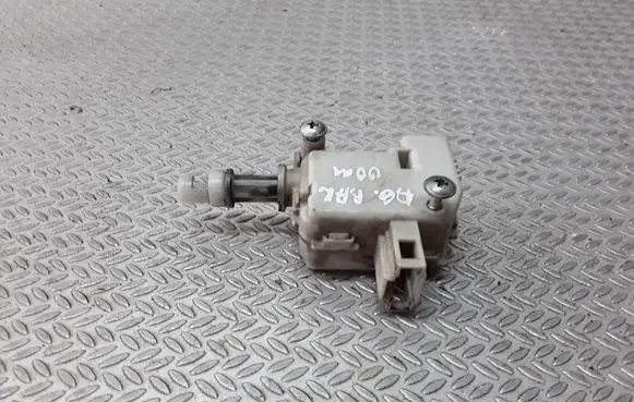 Audi A6 S6 C5 4B Central locking motor 3B0959781