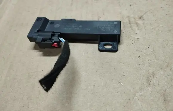 Jeep Renegade Aerial antenna amplifier 68051315AB