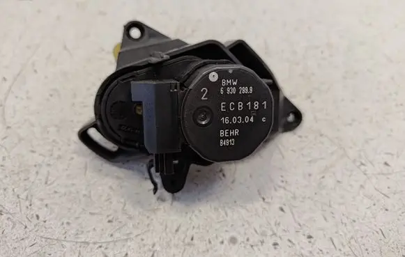BMW 5 E60 E61 A/C air flow flap actuator/motor 6930299 64116930299 64116942986