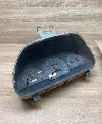Volvo S40, V40 Speedometer (instrument cluster) 30813197
