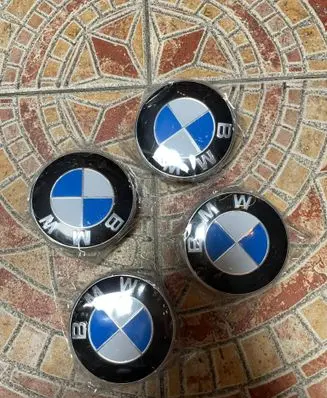 BMW X1 E84 Non-original wheel cap 