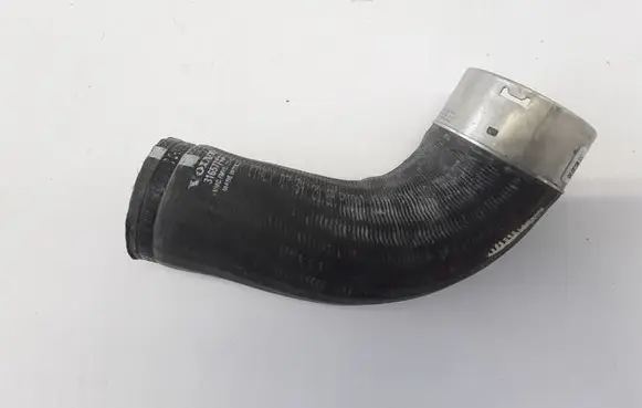 Volvo XC60 Intercooler hose/pipe 31657743