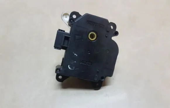 Honda CR-V Air flap motor/actuator 0637008940