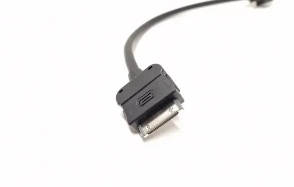 Mercedes-Benz CLS C218 X218 iPod connector socket A0028272104 20053129 M12JPD