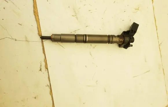 Audi A8 S8 D4 4H Fuel injector 059130277CC 130827 0445116040