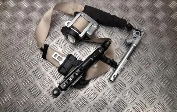 Maserati Levante Front seatbelt 6700629950