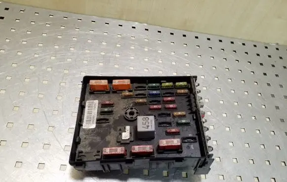 Volkswagen PASSAT B6 Fuse box set 3C0937125