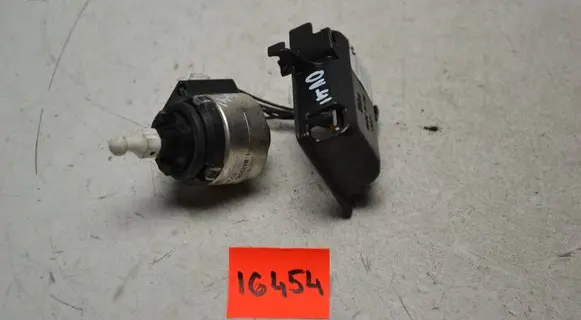 Opel Vectra C Headlight level adjustment motor PL35L024VLC3 89024840 TA5521B