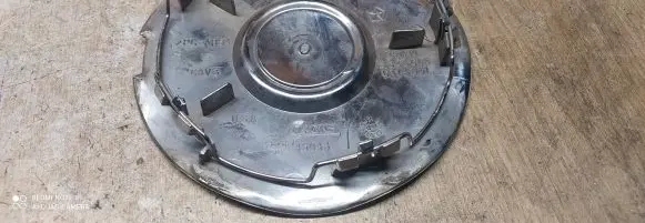Chrysler PT Cruiser Original wheel cap 05272891aa