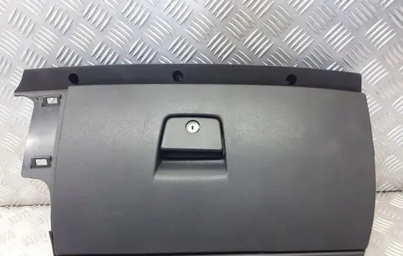 Volvo V50 Glove box 8626141