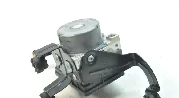 BMW 2 F22 F23 ABS Pump 6881173