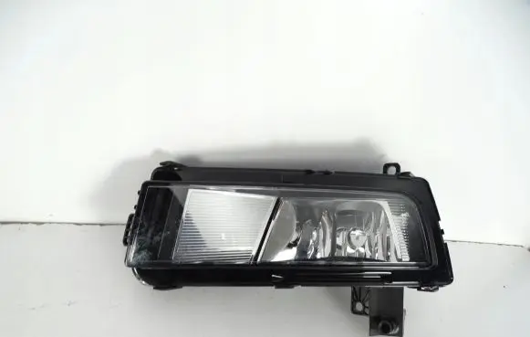 Volkswagen Touran III Front fog light 5TA941661