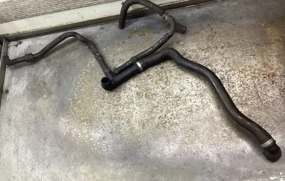 Volkswagen PASSAT B8 Engine coolant pipe/hose 5Q0122051BK 15508906