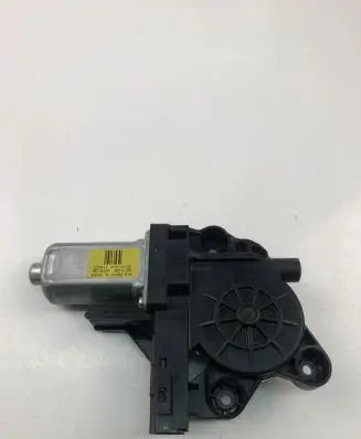 Volvo XC70 Front door window regulator motor 970714102