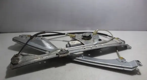 Front window lifting mechanism without motor