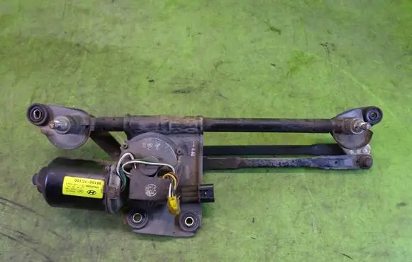 Hyundai Getz Front wiper linkage and motor 981001C100