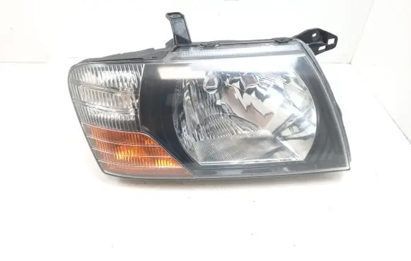 Mitsubishi Pajero Headlight/headlamp 10087420