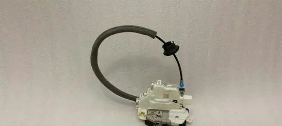 Audi TT TTS RS Mk3 8S Front door lock 8X2837016B